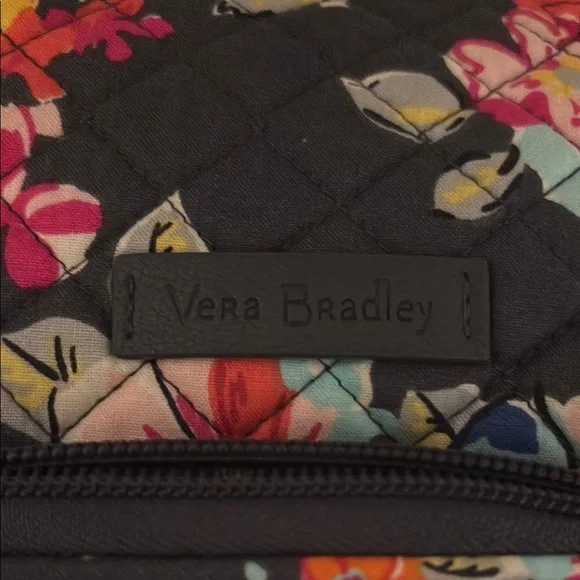 New Vera Bradly Floral Quilted Sling Bag backpack - Picture 6 of 6
